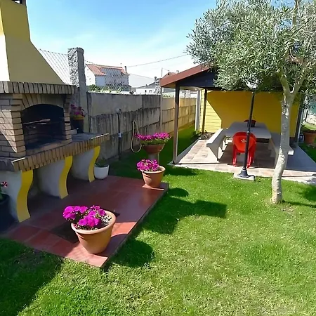 Casa Natural Con Cenador En Jardin Y Parking Holiday home